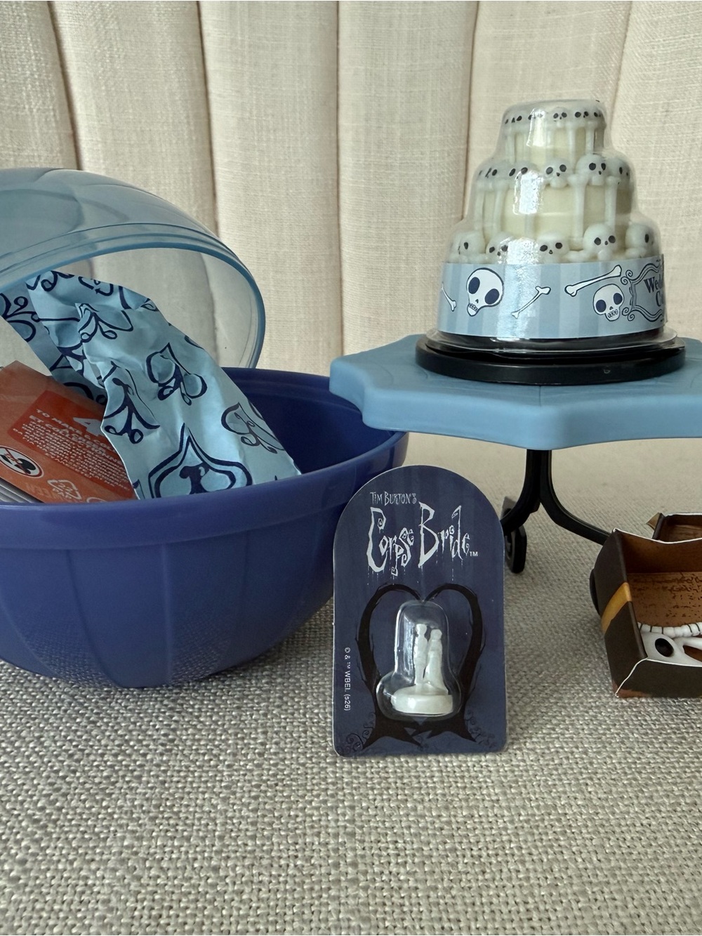 NEW Miniverse Halloween Series 4 ULTRA RARE Corpse Bride Wedding Cake MGA